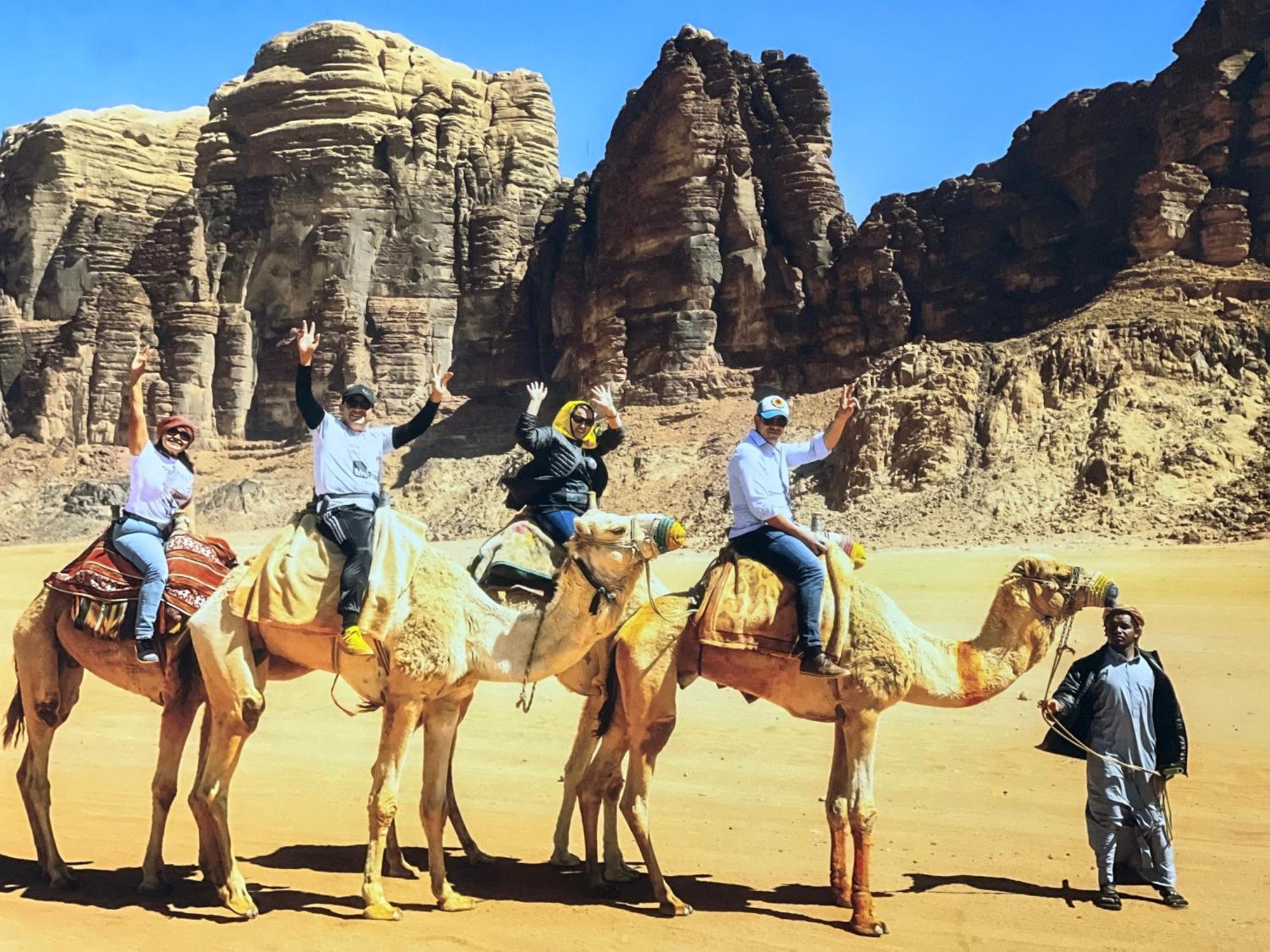 Wadi Rum Rose Luxury Camp Extérieur photo